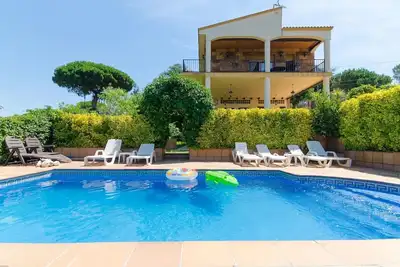Club Villamar - Villa à 2 étages, sous le soleil espagnol, dotée d’une piscine privée avec la mer. . .