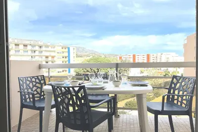 Image de Studio calme avec coin nuit, terrasse et parking - Proche plage et commerces