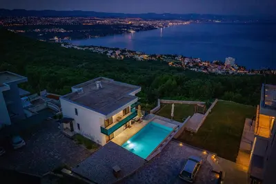 Image de Superbe maison à Matulji avec jacuzzi