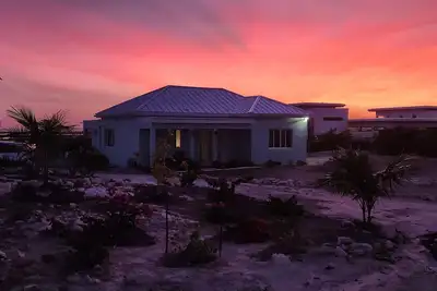 Amazing sunsets  6 minutes from the Beach