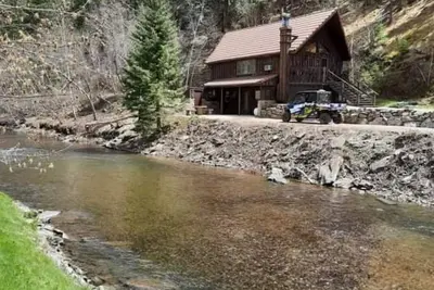 Image de Cabin on the Creek w/ Hot tub