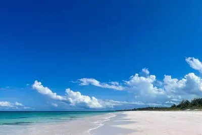 Image de Private Home With Ocean Views, Short Walk to Beach & Club w\/Pool, Tennis, Gym