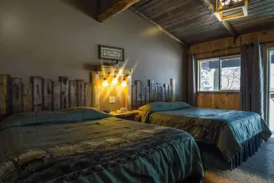 Image de Enjoy a quiet stay on the lake in Room 19 - The Wood Duck Room - Curriers Lakeview
