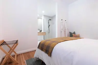 Image de Villa Gwen: Character Home Moments From the City