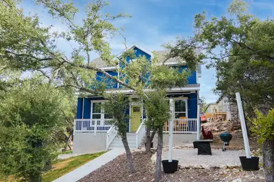 Image de Blue Haus at Canyon Lake! !
