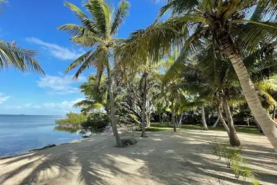 Image de Sunset Beach Hideaway *Private Beach* *Jacuzzi*