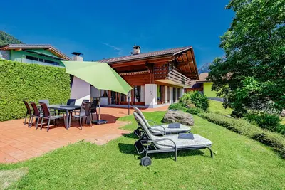 Spacious Luxury Villa with Magnificant views, 5 min walk to the lake