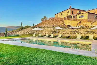 Image de Beautifully restored Tuscan villa, with private pool and breathtaking views