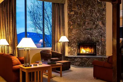 Image de Lake Placid Club Resort's best-located chalet with spectacular views.