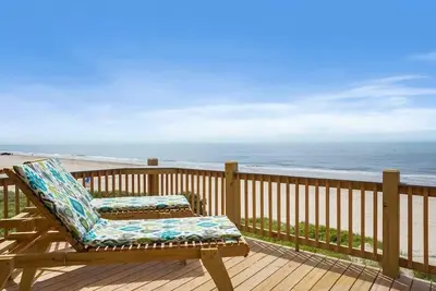 Image de Beachfront3BR•Steps to Sand•Sleeps 10+Pet Friendly