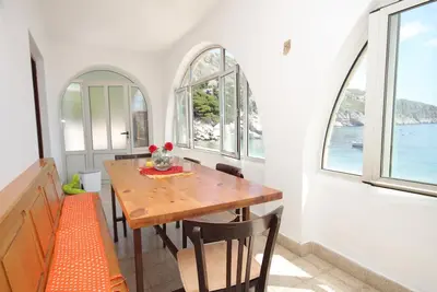 Image de Appartement de trois chambres prés de la plage Baie Zarace (Dubovica), Hvar (A-8781-b)