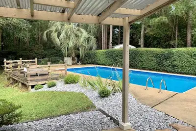 Image de The Country Carriage: Pool home- sleeps 8 guests!