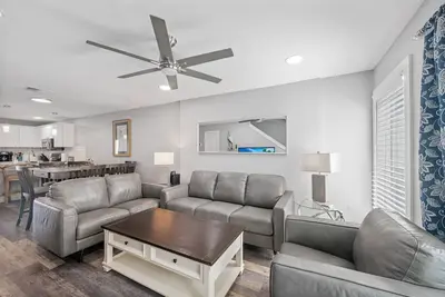 Image de Coastal Charm Meets Modern Vibes: Your Perfect Beach Getaway Is Calling!