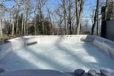 Image de Super Comfy Mtn Escape w/ 4 Bedrooms & Hot Tub