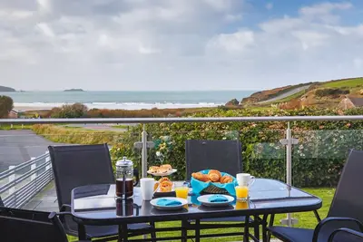 Image de Maison de luxe, bain à remous, nr. plage, vue imprenable sur la mer, Pembrokeshire.