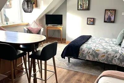 Cosy studio Flat in the Scenic Lochside village of Dalavich