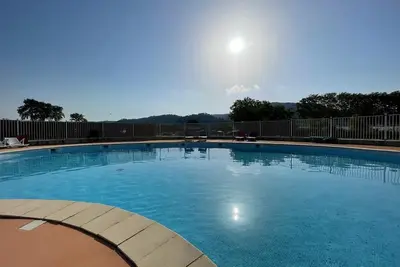 Image de Very cozy maisonette, garden, air conditioning. Communal swimming pool private residence