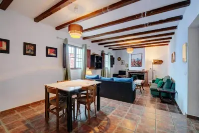 Image de House that is located in the only blue town, in an area full of nature. .
