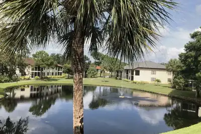 Image de Water view 2 bedroom Condo in Shorewalk 15 min to Anna Marie Island 5 min to Img