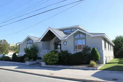 Image de 4br/3. 5ba, 1 block to Diamond Beach!