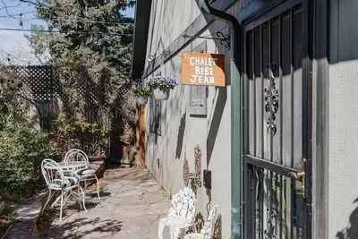 Image de Charming guest house in Denver