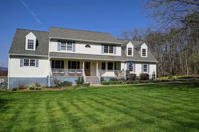 Image de Farmhouse On 14 Acres. Close to Monticello & Ash Lawn Highland