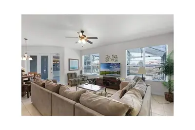 Image de Special 4 bedroom resort home! Minutes away from Disney world!