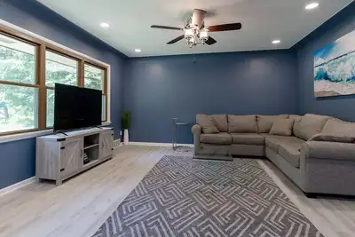 Image de Lake Michigan Retreat – Cozy Remodeled 3br Getaway Near Scenic Beaches!