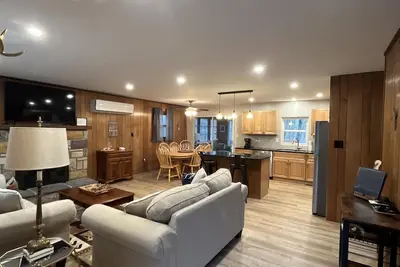 Image de Welcome to Laugh S’more Retreat! A newly renovated, Getaway in Arrowhead Lake.