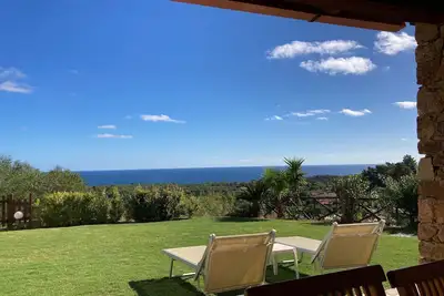 Image de Fully-equipped seaview villa w/ aircon & fast WiFi within 20min walk from beach