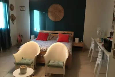 Image de Chambre avec sortie privée petit jardin