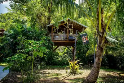 Image de Le Sentier du Pirate ( West Indies Cottage )