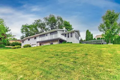Image de Premium 3br 3ba with Hot Tub & Pool, near all of LaCrosse's Top Rated Activities