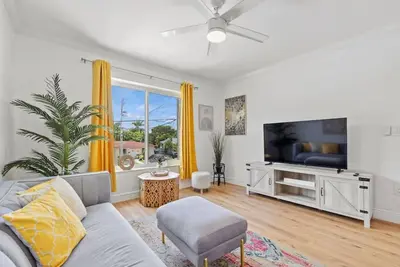 Image de Comfy & Updated Apartment minutesaway from Airport