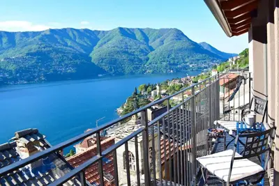 Image de Romantic stone house with wide view of Lake Como and Villa Oleandra
