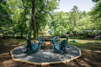 Image de Fun Riverside Cabin: Indoor Games+Hot Tub+Firepit