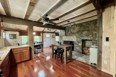 Image de Jacks Getaway: Unique Post & Beam Barn In Alton Bay By Mt Major â›°& Gunstockâ›·