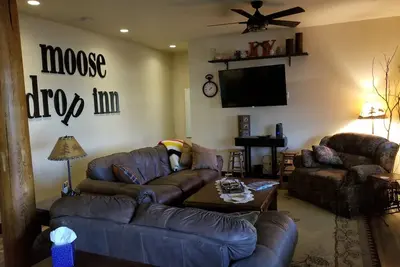 Image de Find your Montana-tude at the Moose Drop Inn.