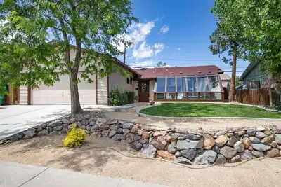 Image de *Super Low Rates~RenoRetreat~Unr~Events~Downtown~Family Fun~Convenient Location