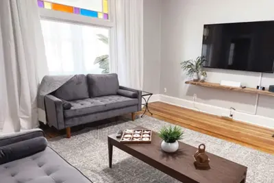 Image de ***Hygge Home Minutes from Dt St. Paul***