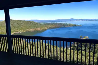 Image de Unobstructed Views of the Lake!
