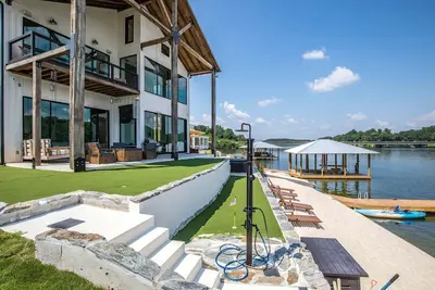 Image de Sunset Rock by Big Fish Real Estate Group at Lake Martin