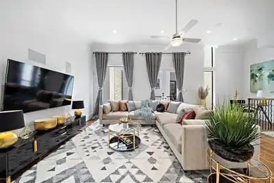 Image de Houston Luxury and Spacious 3Br, 3. 5 Bth w/rooftop