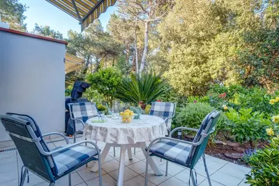 Image de Appartement d'une chambre avec la terrasse Artatore, Losinj (A-19616-b)