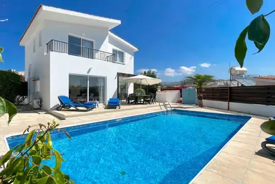 Villa Sunrays, 3 Bed, Private Pool, Heart of Coral Bay