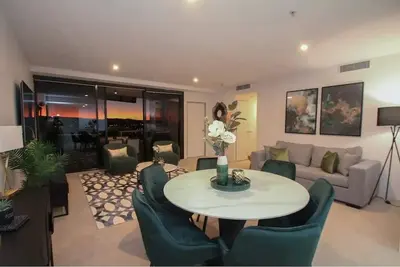 Image de Luxury Apartment with King Bed Free Parking
