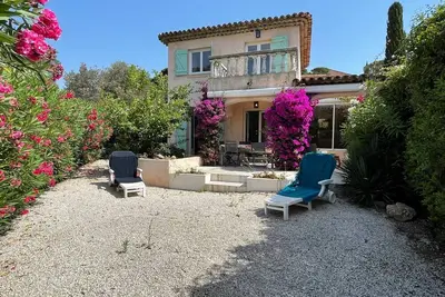 Image de near beach, swimming pool, garden