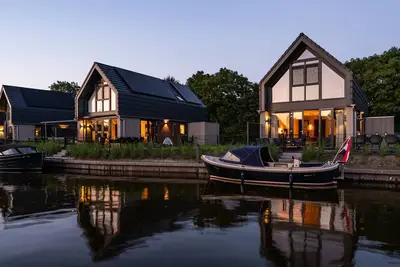 Image de Villa sur l'eau à Balk avec accès lac