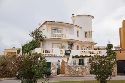 4-bedroom villa with private pool and sea view