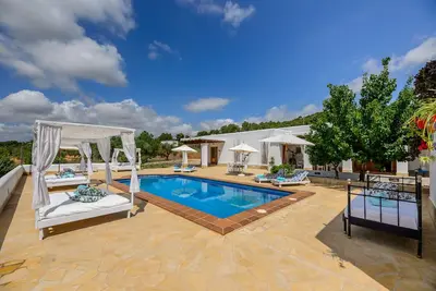 Image de Villa Can Balafi avec vue sur les montagnes, piscine & Wi-Fi